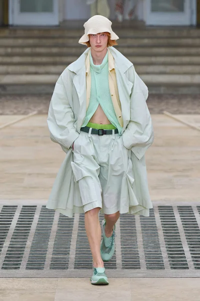 Look 9